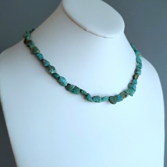 Vintage Jewelry - Native American Turquoise Beaded Necklace 17.5"+